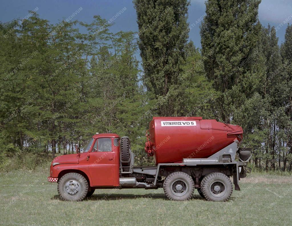 Jármű - Közlekedés - Teherautó