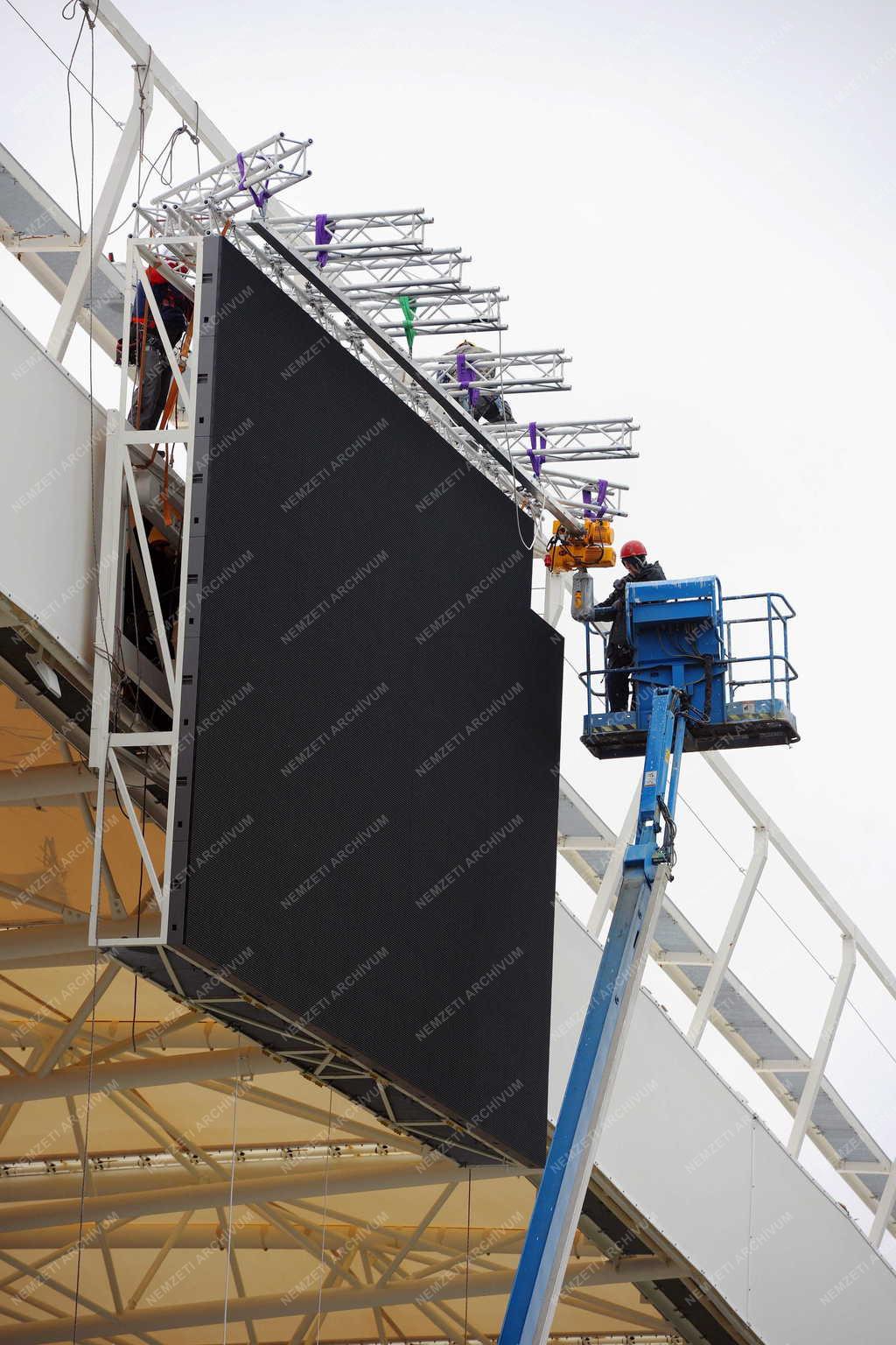 Sportlétesítmény - Debrecen - Épül az új stadion