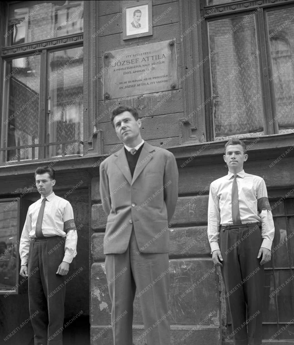 Megemlékezés - József Attila születésének 56. évfordulója