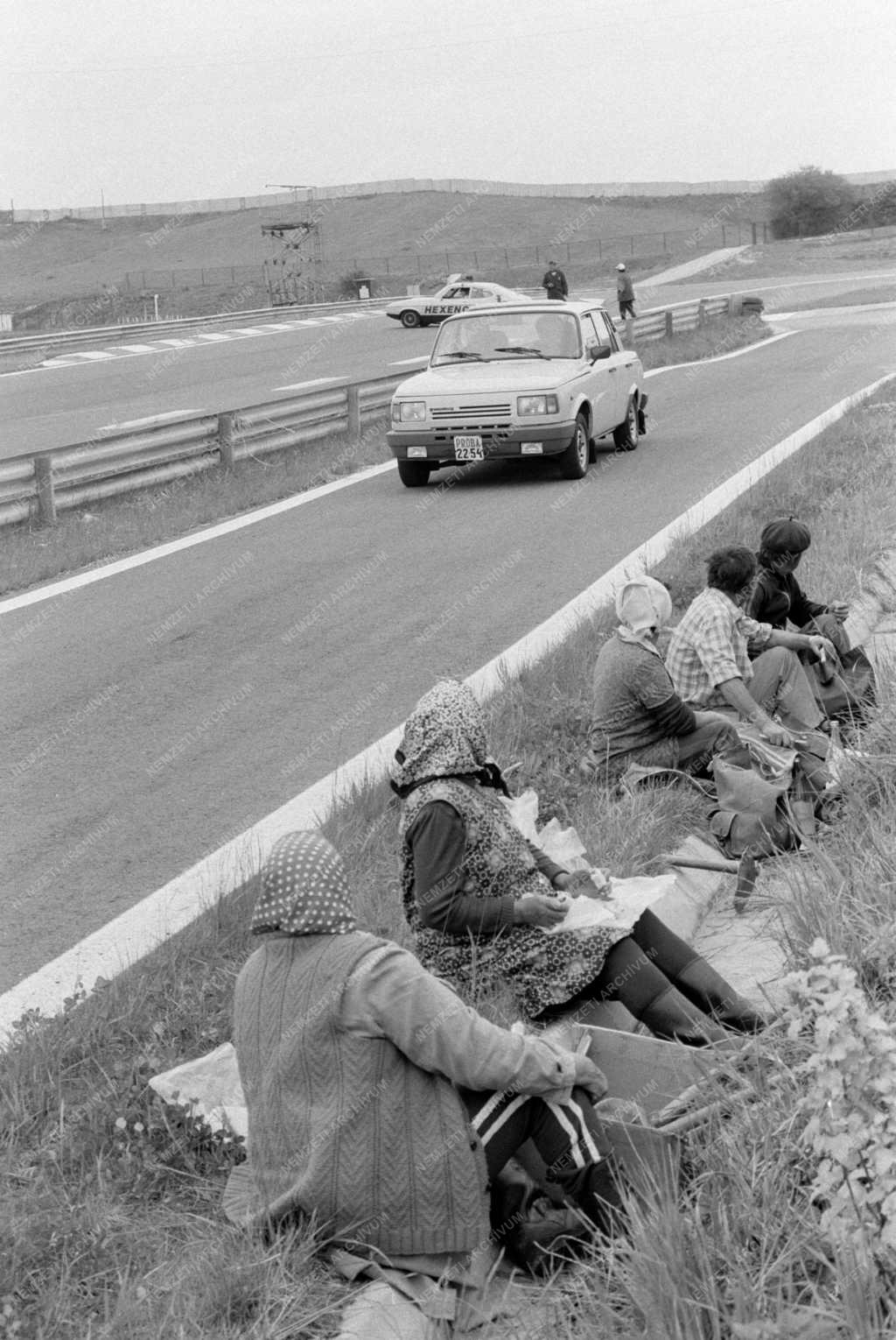 Gazdaság - Közlekedés - Új Wartburg a Hungaroringen