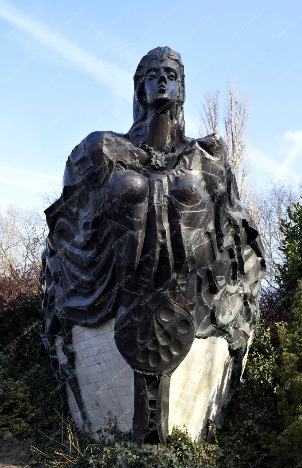 Városkép - Budapest - Őshajó szobor