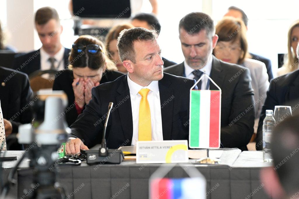A WHO a horvát elnöki hivatallal közösen nemzetközi fórumot tartott a gyermekkori elhízásról
