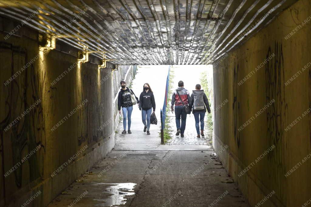 Közlekedés - Gyáli úti gyalogos aluljáró