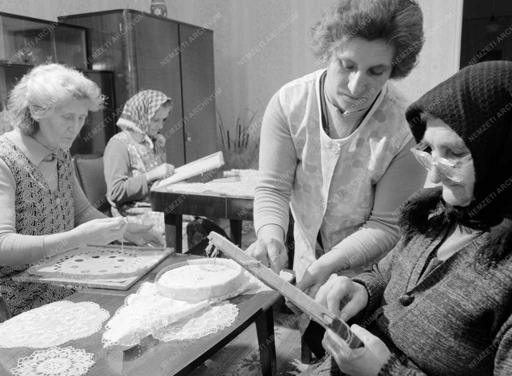 Kultúra - Népművészet - Höveji csipke