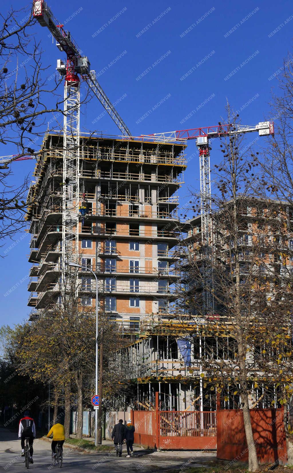 Építőipar - Budapest - Új lakónegyed épül Óbudán