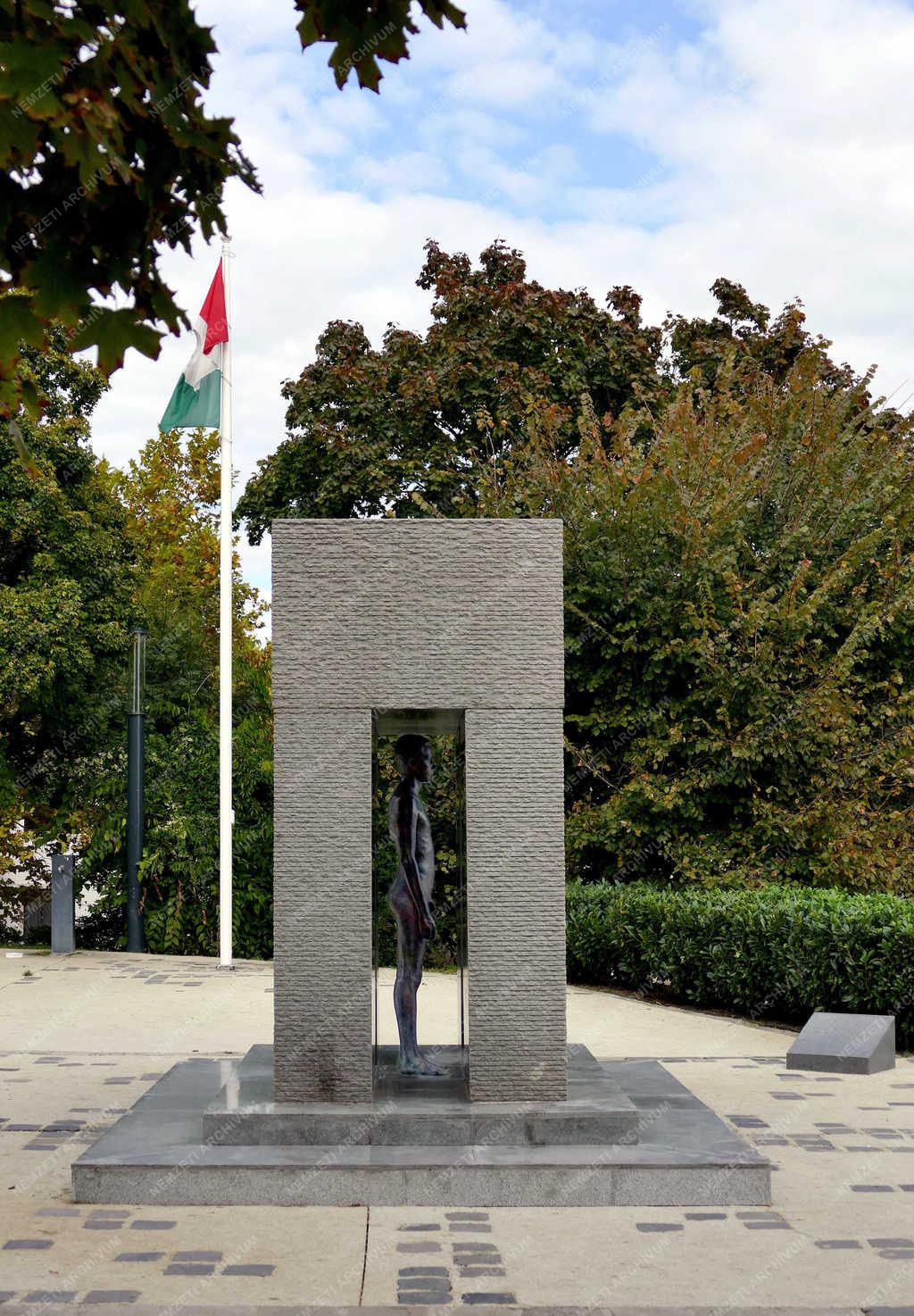 Köztéri szobor - Budapest - A rózsadombi Mansfeld-emlékmű