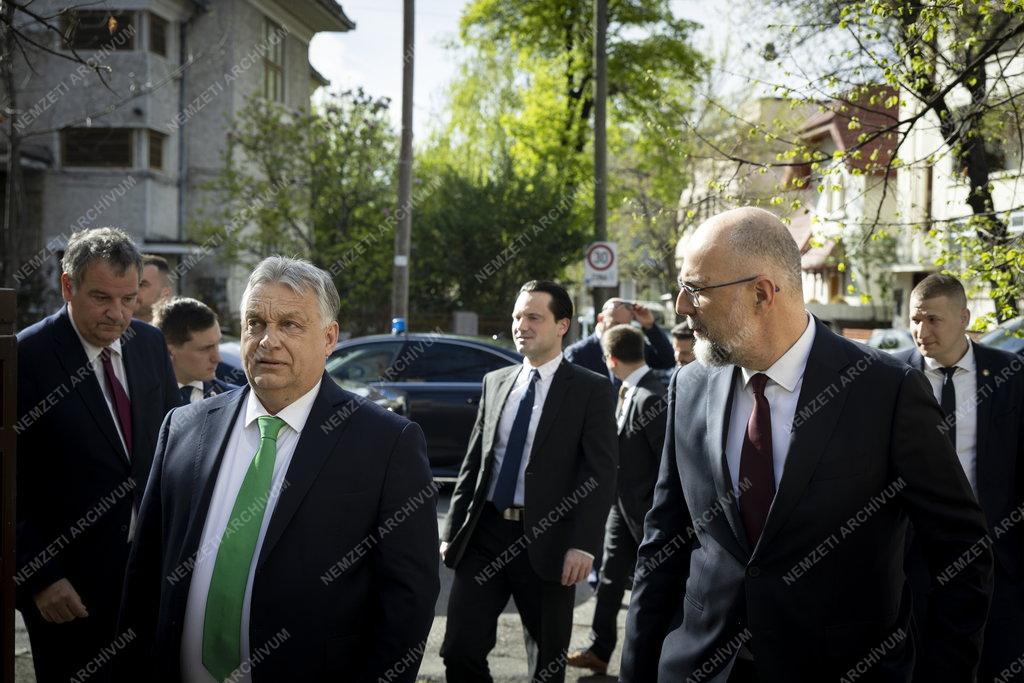 Orbán Viktor Bukarestben 