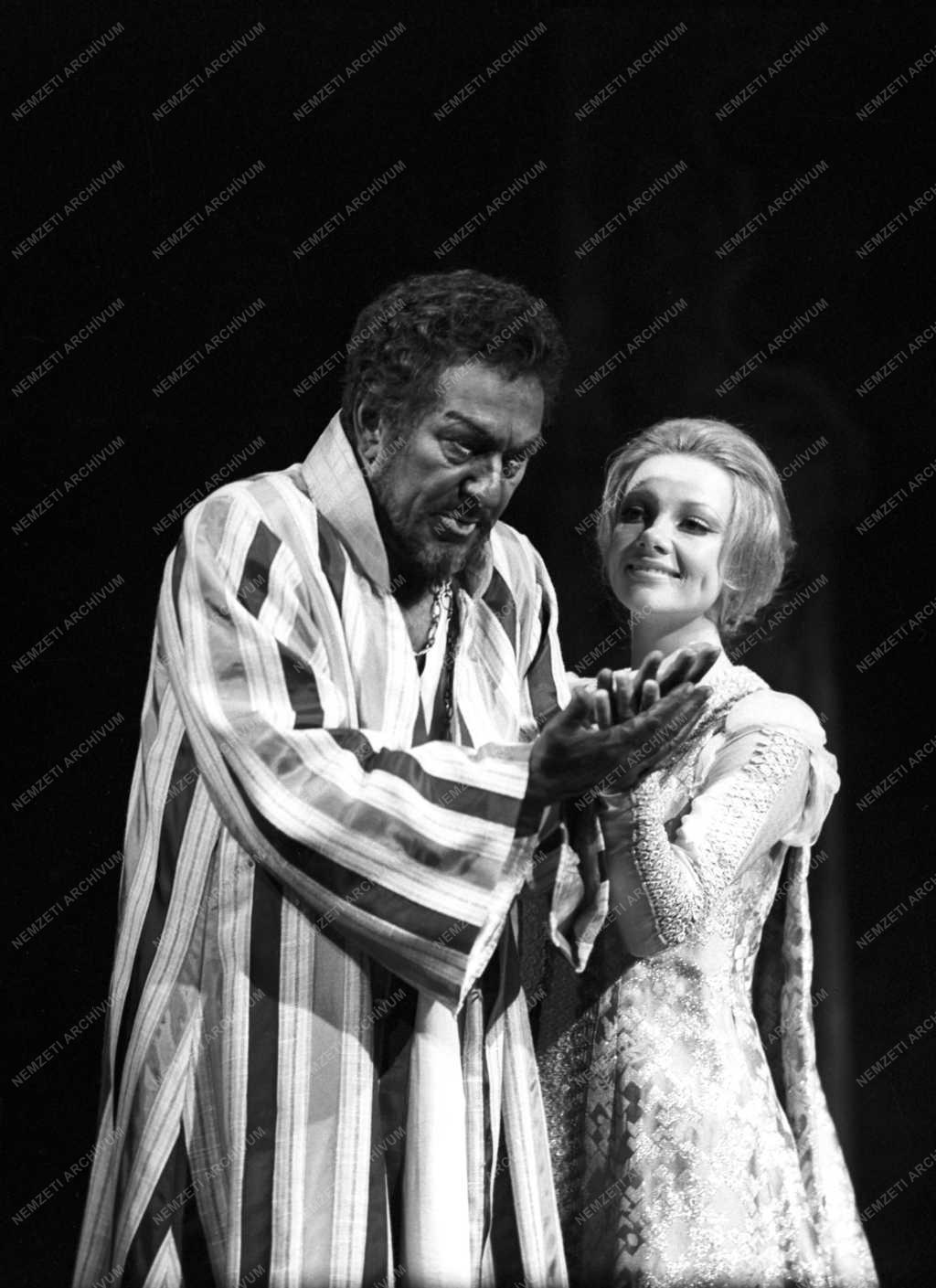 Kultúra - Színház - A Madách Színház szeptember 28-án bemutatja Shakespeare: Othello című drámáját, rendező Ádám Ottó