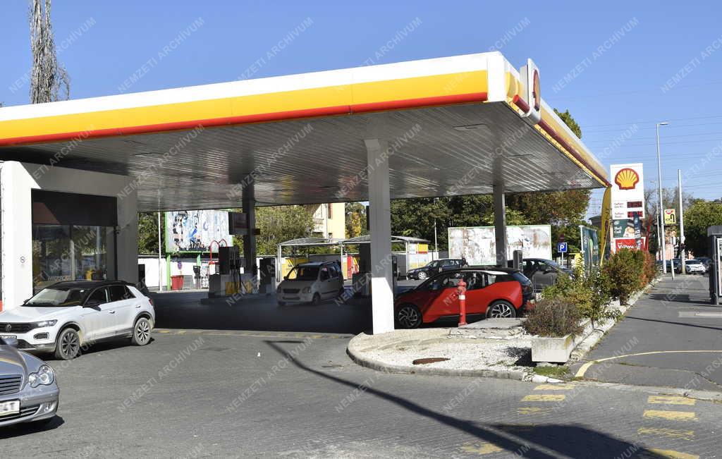 Közlekedés - Budapest - Shell üzemanyagtöltő állomás