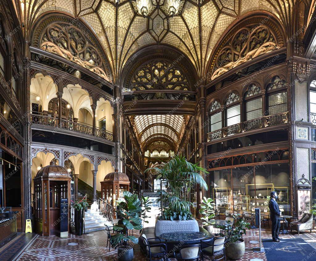 Városkép - Idegenforgalom - Párisi Udvar Hotel és Passage Budapest 