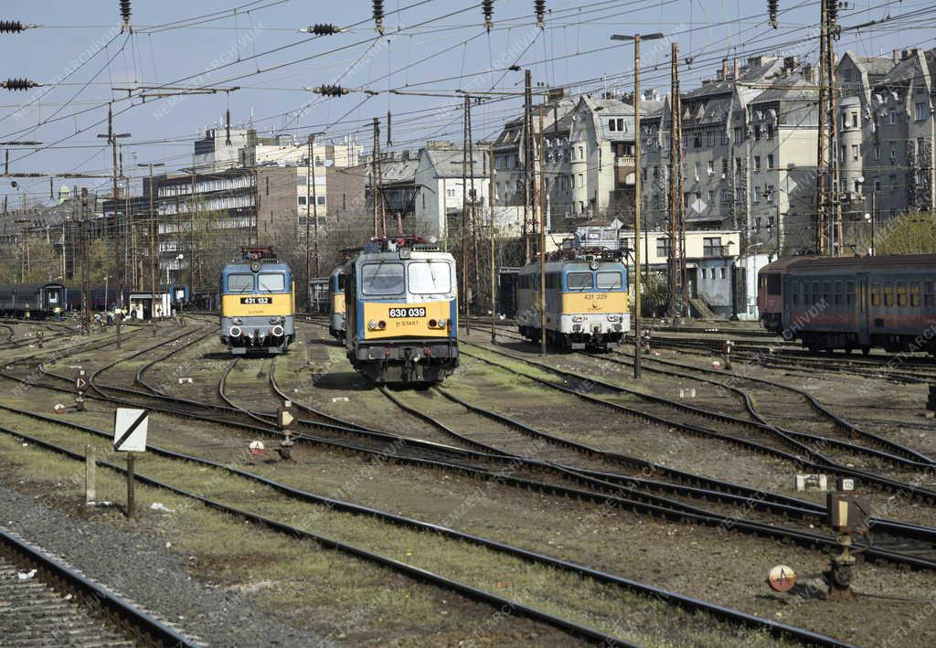 Közlekedés - Budapest - Nyugati pályaudvar