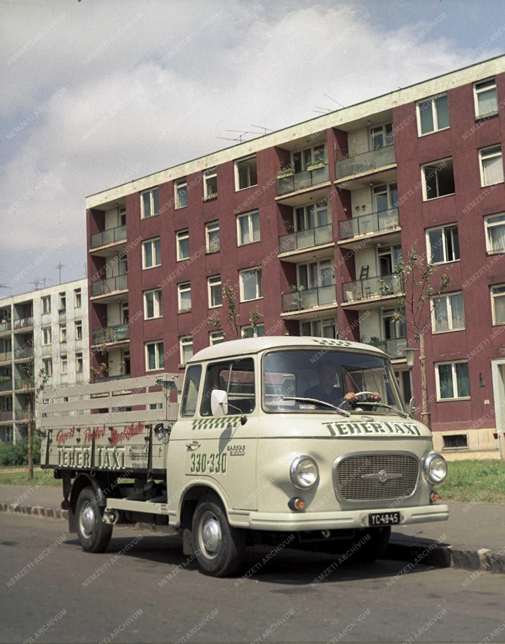 Közlekedés - Szolgáltatás - Tehertaxi