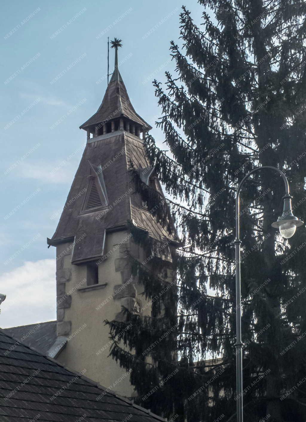 Egyházi épület - Nagymaros - A református templom tornya