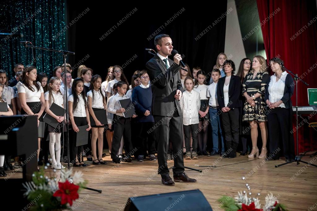 Jótékonysági művészeti gálaműsor Szerencsen