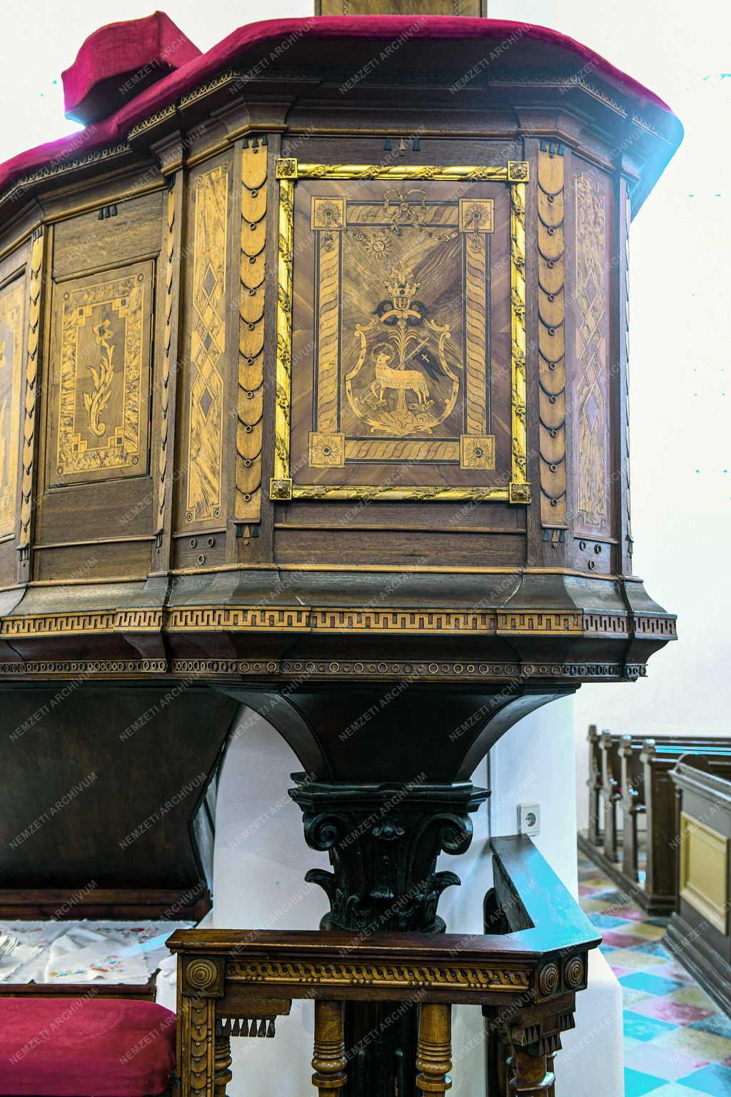 Egyház - Felújították a Debreceni Református Kistemplomot