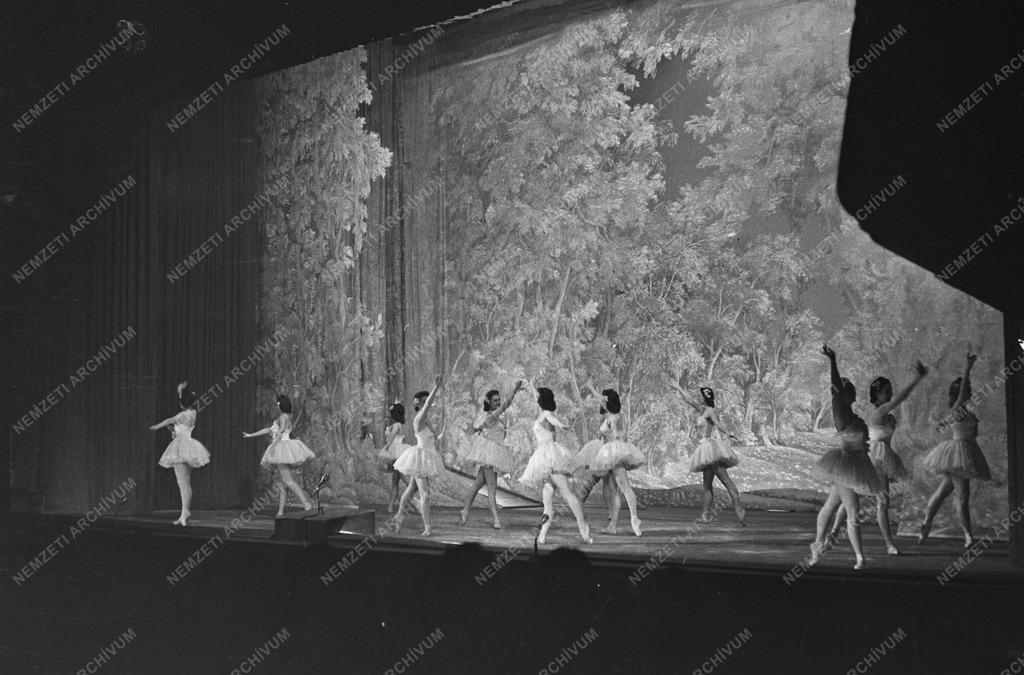 Kacsóh Pongrác: János vitéz - Városi Színház