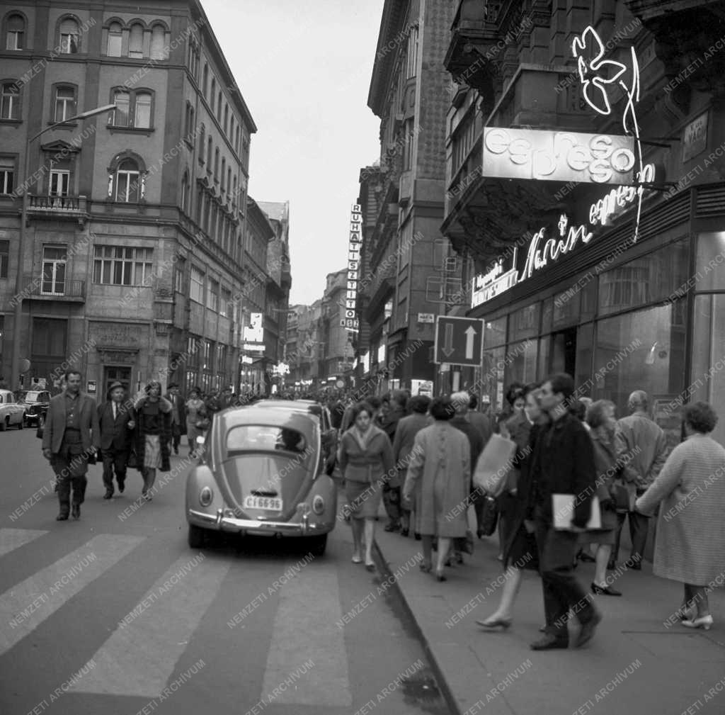 Városok – Budapesti életképek