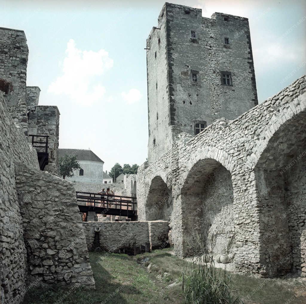 Nagyvázsony - Kinizsi-vár