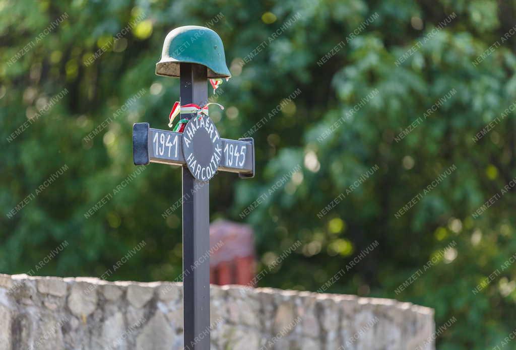 Nemzeti Emlékhely - Pákozd - Feszület
