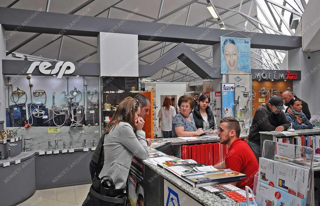 Építőipar - Debrecen - Élénkülő kereslet az építőanyag telepen