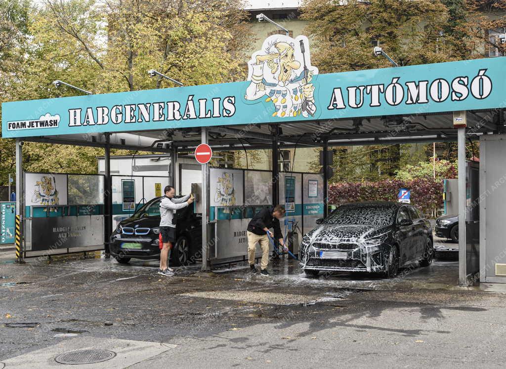 Szolgáltatás - Budapest - Habgenerális Autómosó
