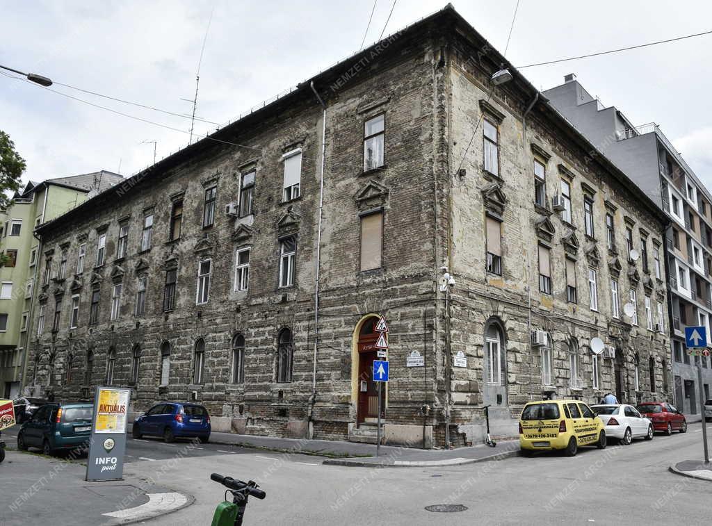 Városkép - Budapest - Kertész Imre szülőháza a Józsefvárosban 