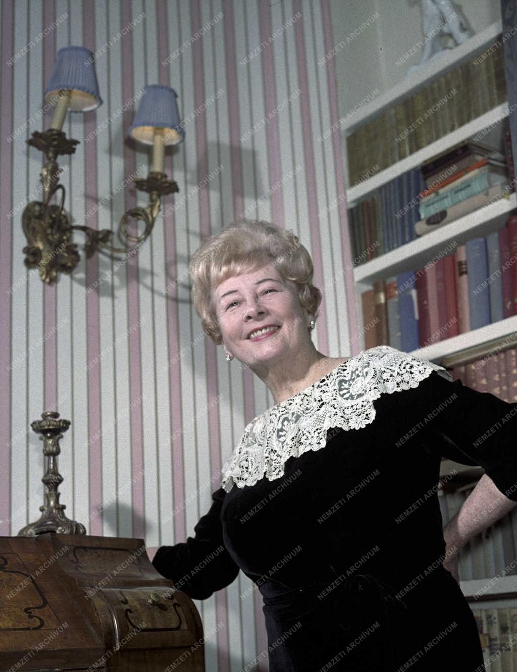 Kultúra - Személy - Honthy Hanna színművésznő