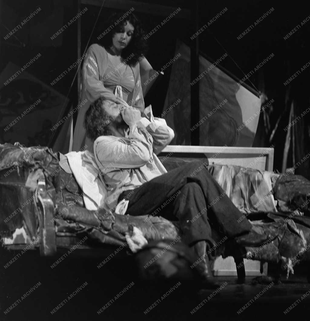 Kultúra -  Anton Pavlovics Csehov: Platonov című darabja a Pesti Színház színpadán
