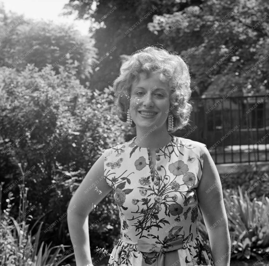 Színház - Laczó Ildikó operaénekesnő