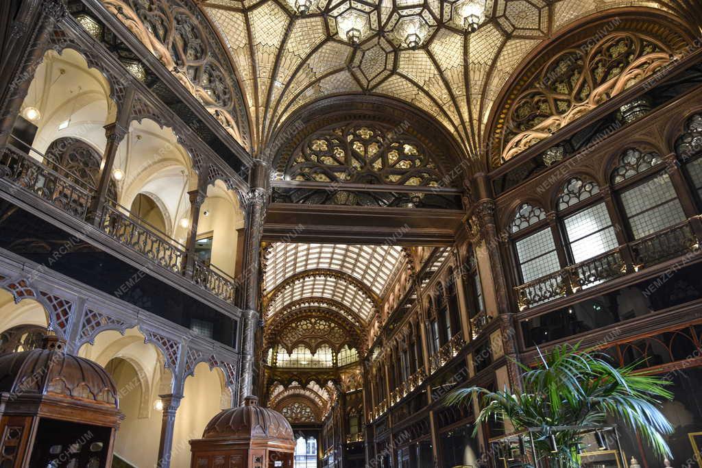 Városkép - Idegenforgalom - Párisi Udvar Hotel és Passage Budapest 