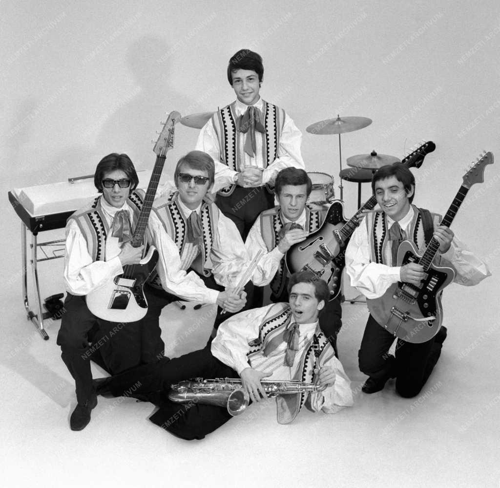 1-13: A Hungária tánczenekar, a „Ki mit tud?” győztes zenekara részt vesz az 1968. évi táncdalfesztiválon