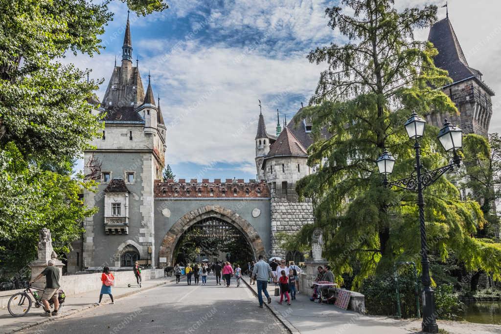 Műemlék épület - Budapest - Vajdahunyad vára