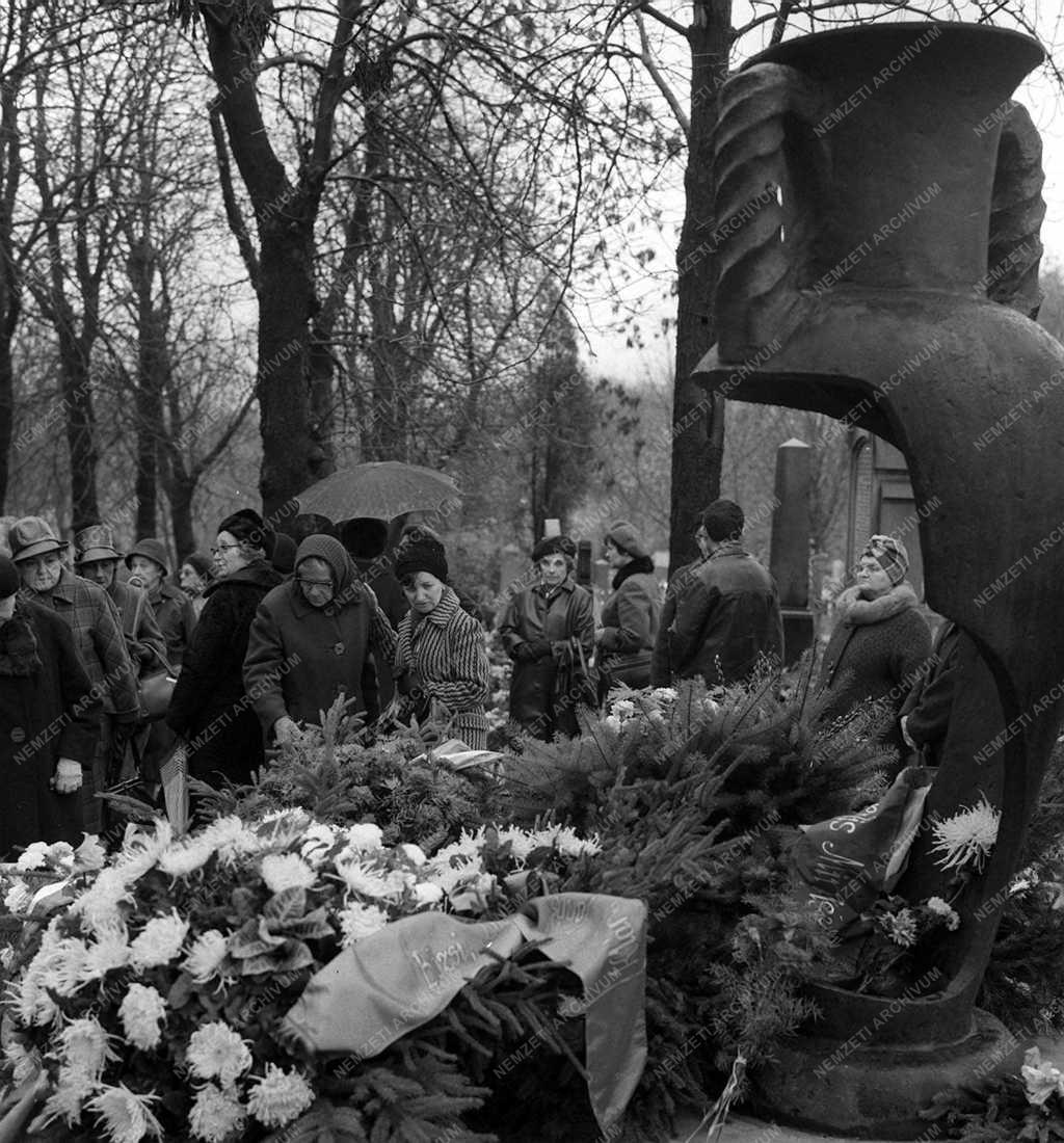 Devecseri Gábor Kossuth-díjas költő, műfordító