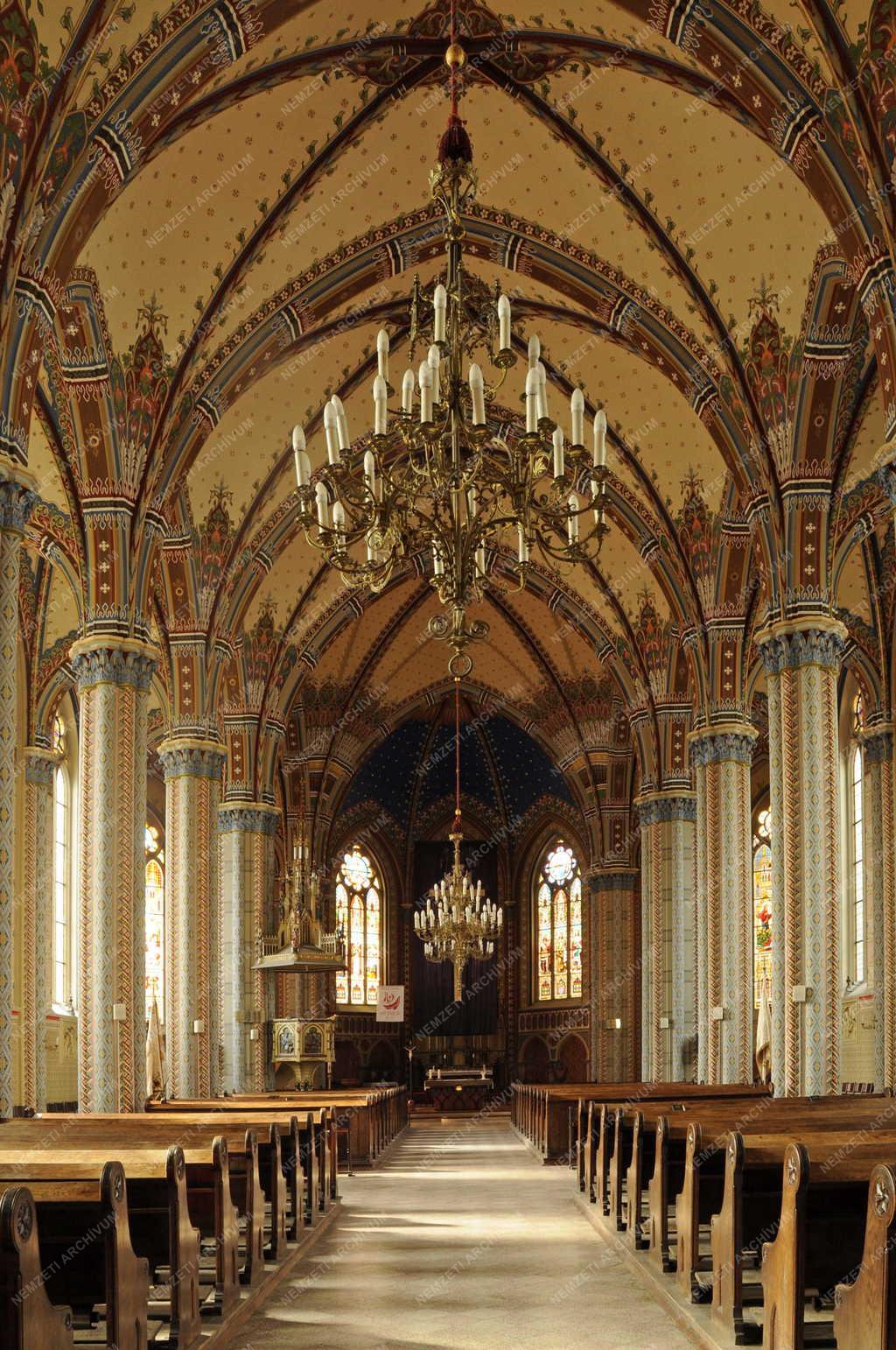 Egyházi épület - Kőszeg - Jézus Szíve plébániatemplom