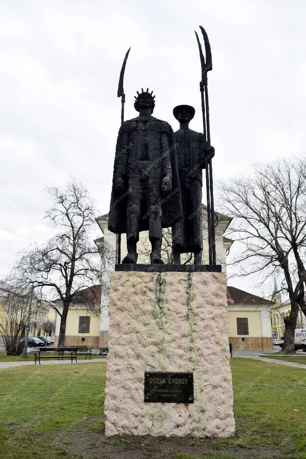 Kultúra - Cegléd - Dózsa György emlékmű