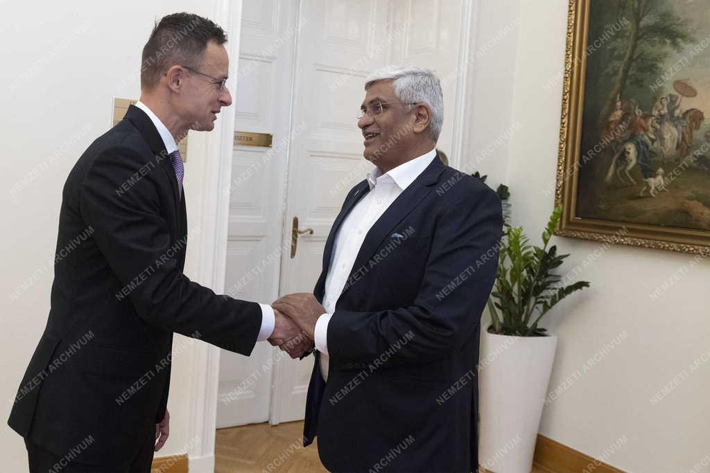 Szijjártó Péter fogadta az indiai vízgazdálkodási és Gangesz-fejlesztési minisztert