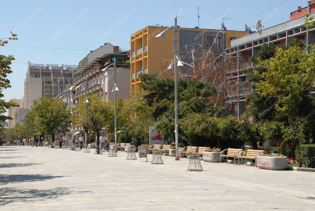 Pristina - Teréz anya sétálóutca