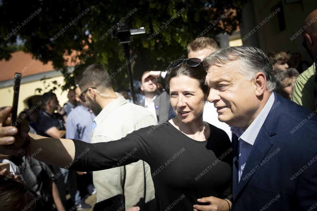 Voks 24 - Orbán Viktor országjáró kampánykörútja