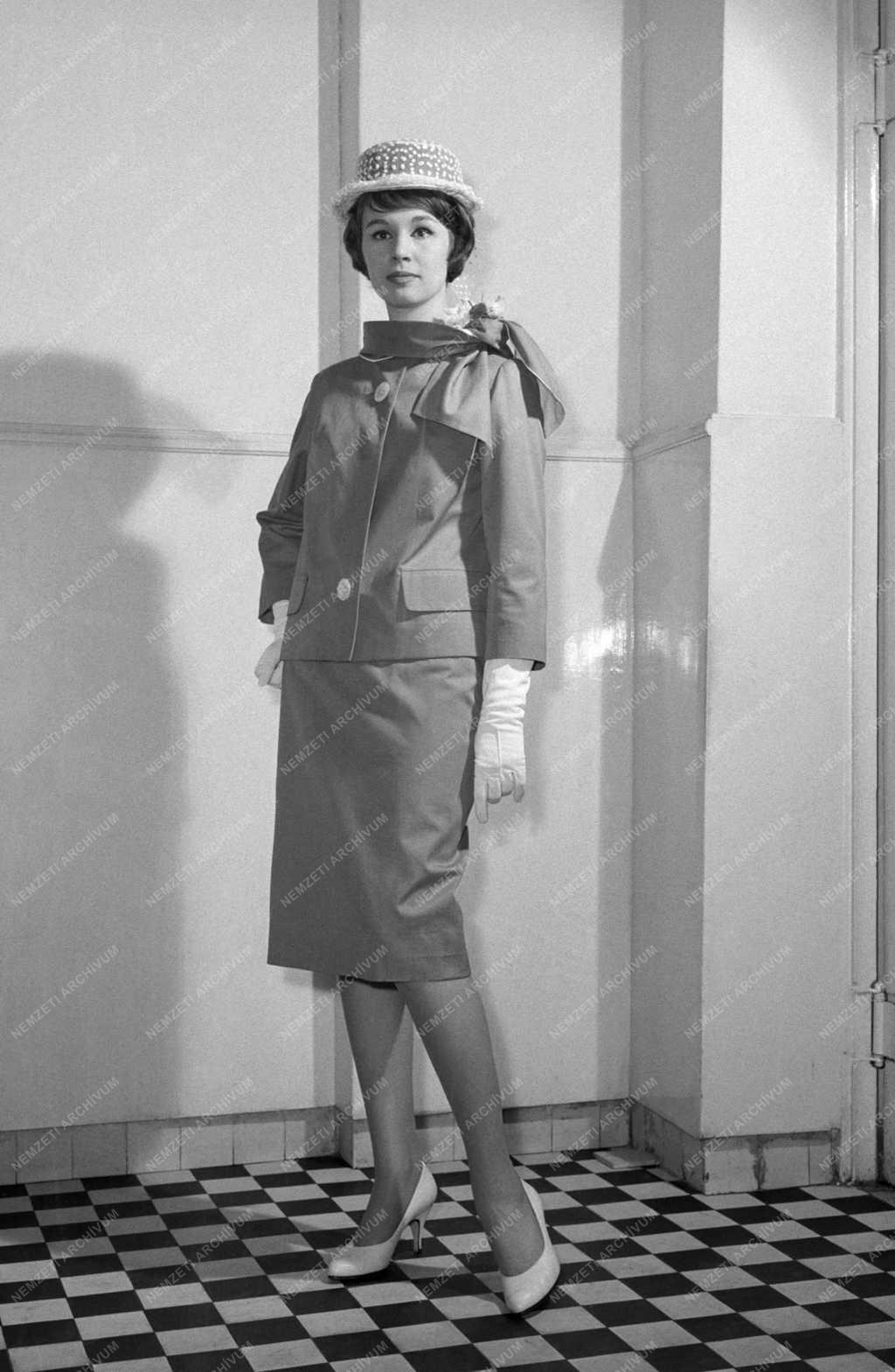 Divat - A Fővárosi Mértékutáni Szabóság bemutatója