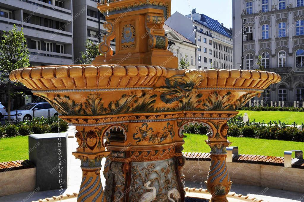  Köztéri szobor - Budapest - Díszkutak a felújított József nádor téren
