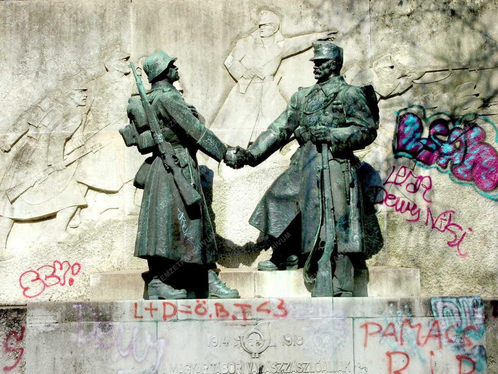 Műalkotás - Budapest - A Tábori vadászok emlékműve 