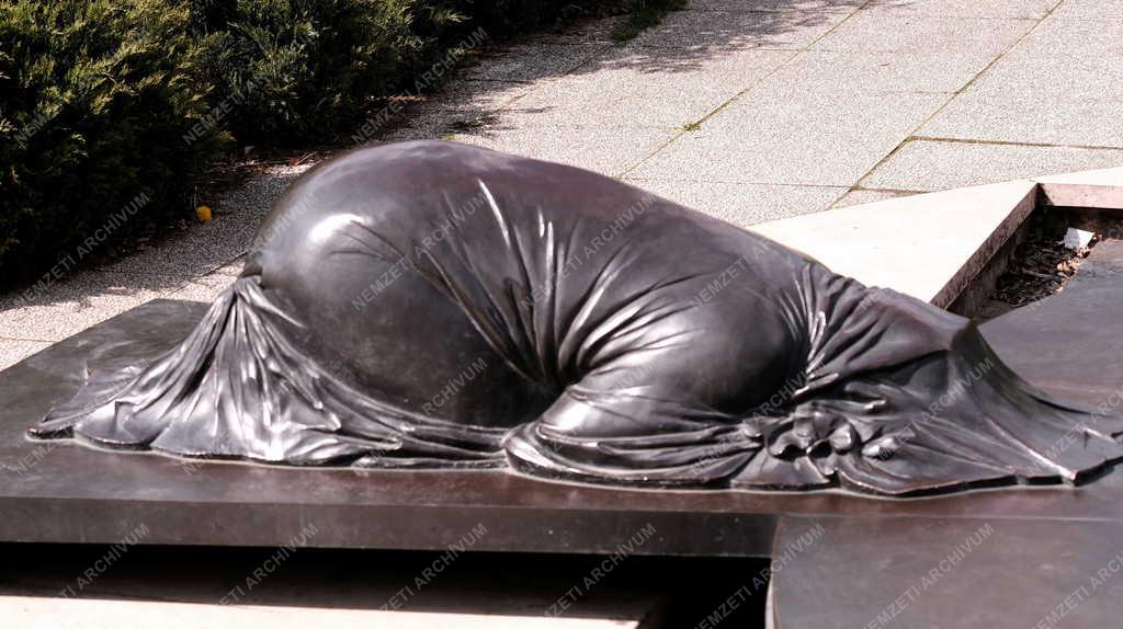 Kultúra - Budapest - Filozófiai Kert a Gellért-hegyen