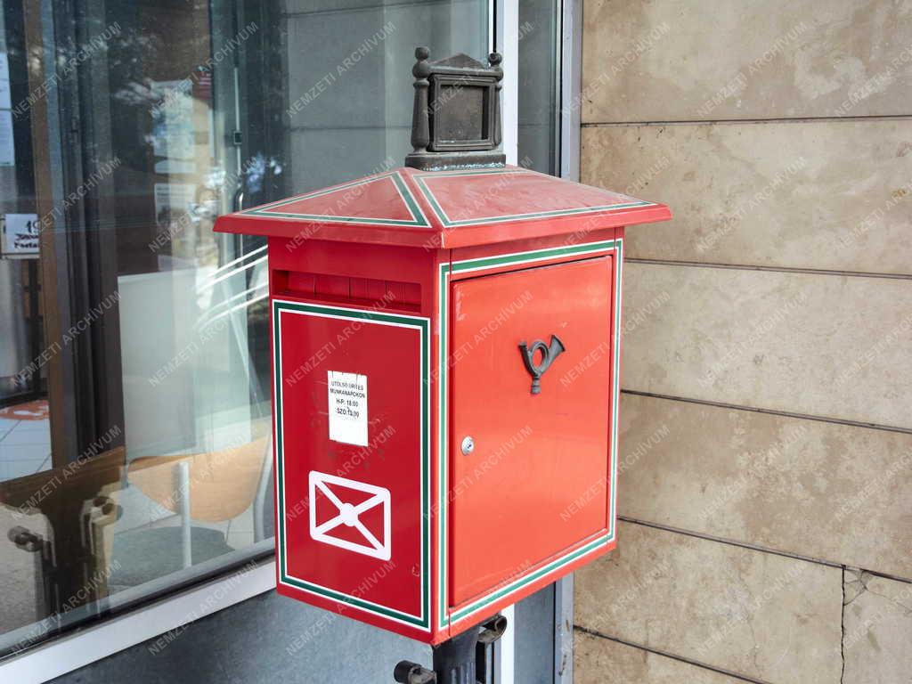 Szolgáltatás - Budapest - Postaláda