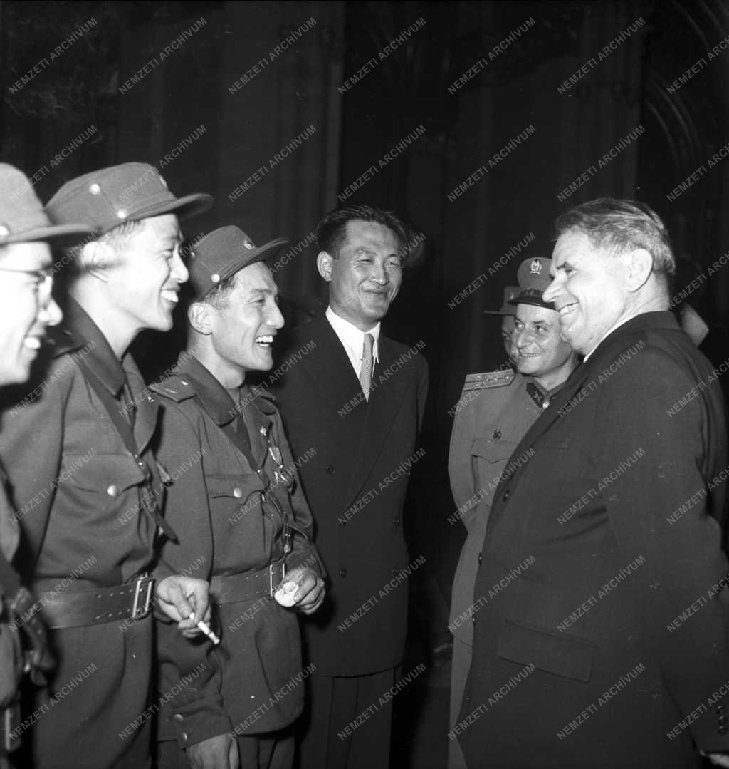 Kultúra - A Koreai Néphadsereg Művészegyüttese az Országházban