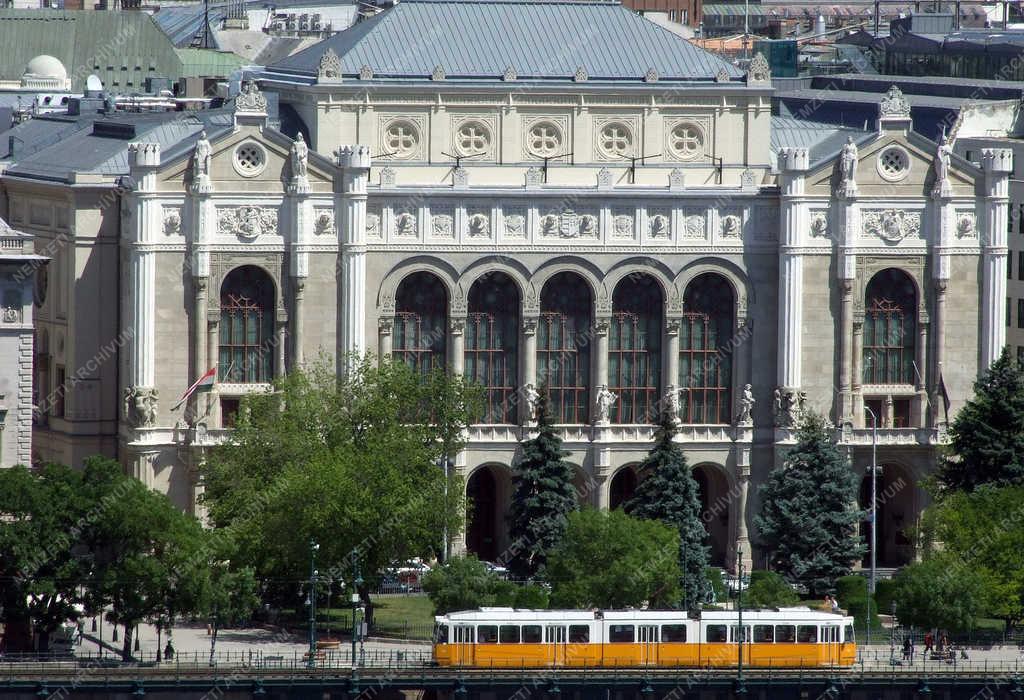 Műemlék épület - Budapest - A Pesti Vigadó