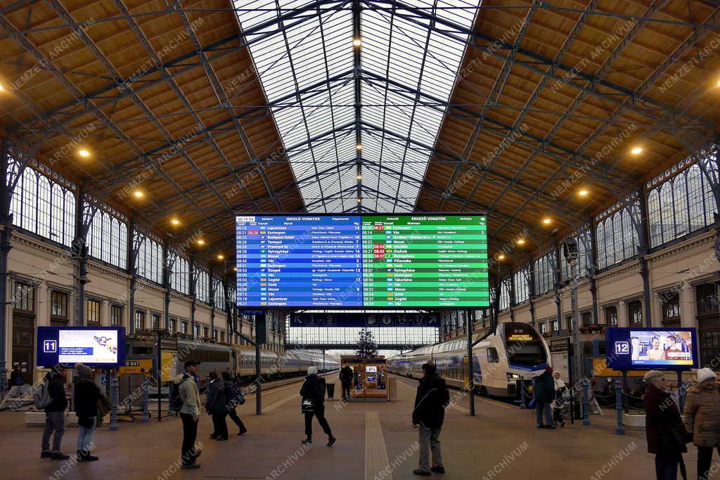 Közlekedés - Budapest - Nyugati pályaudvar