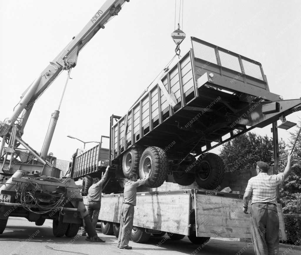 Export - Magyar pótkocsi Angliába