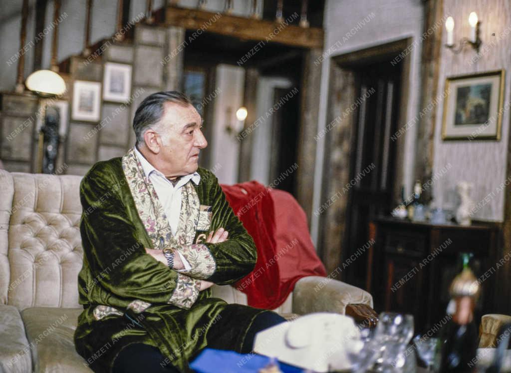 Kultúra - TV-film - Földi kacaj