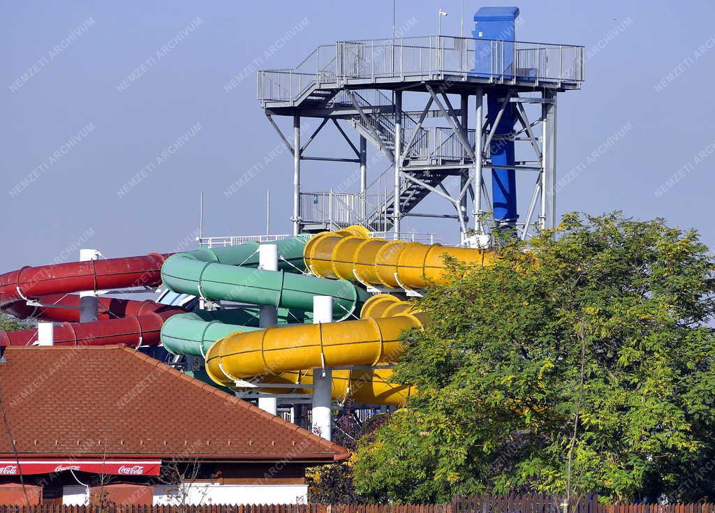 Városkép - Szabadidő - Cegléd - Aqua centrum