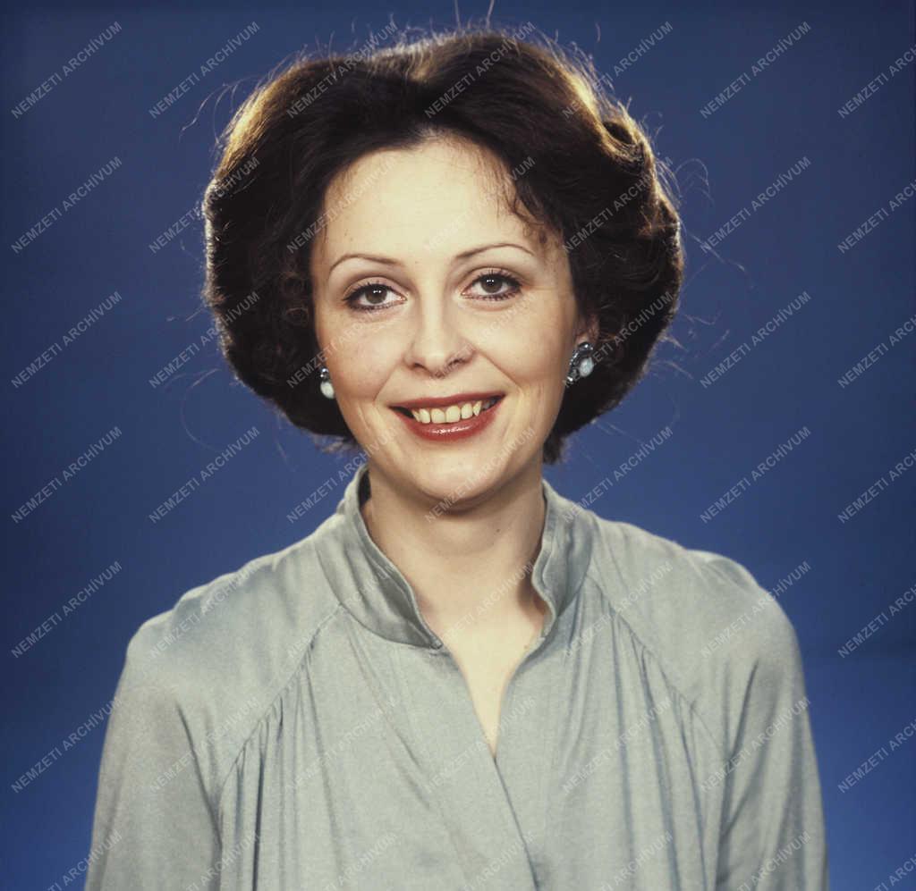 Média - Televízió - Berkes Zsuzsa, a Magyar Televízió bemondója
